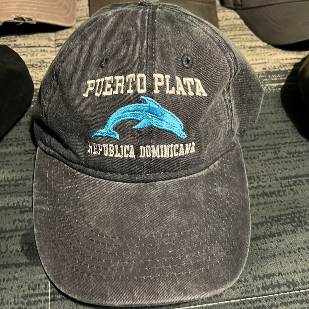 Assorted hat collection - Picture 3 of 9